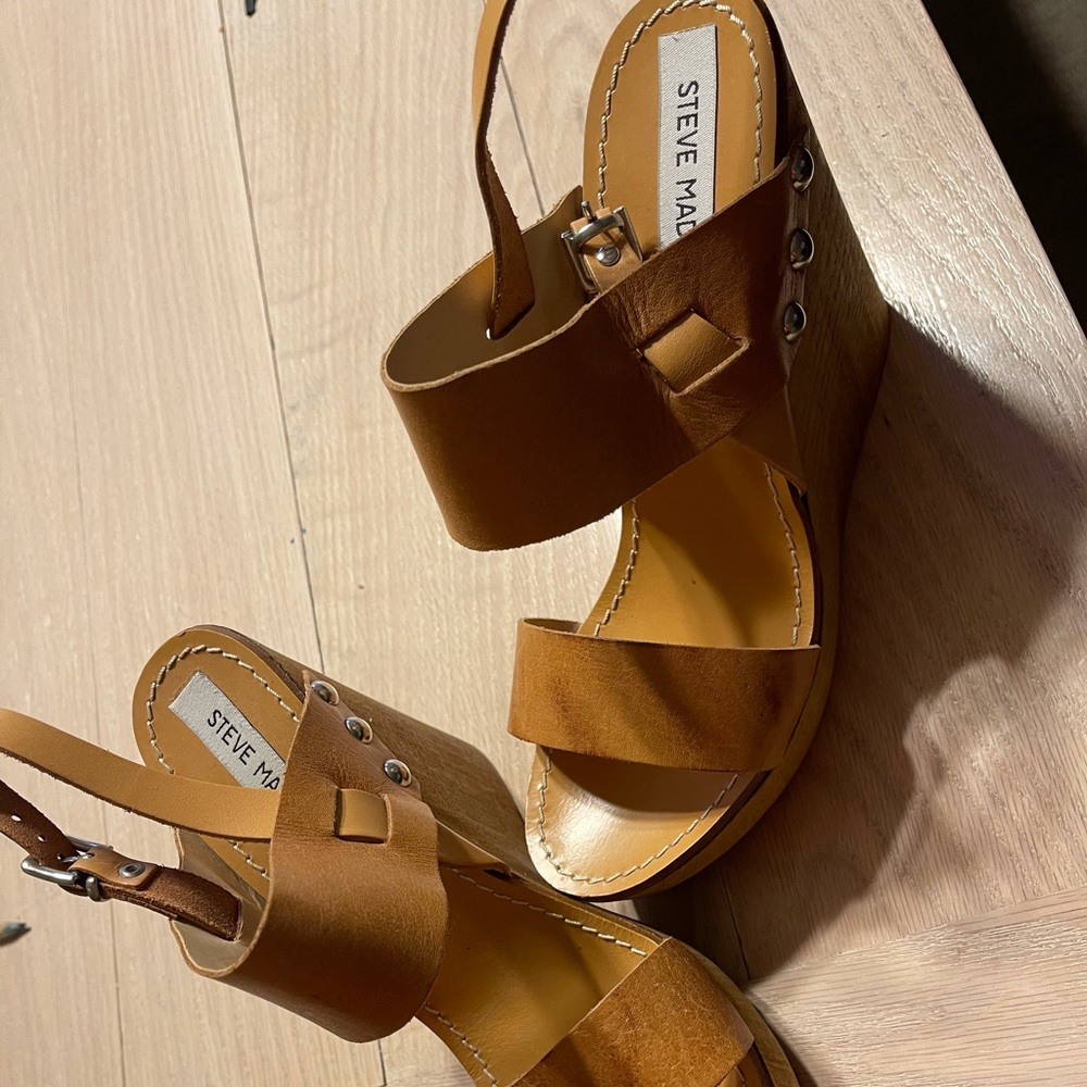 NWOT Steve Madden Wooden Wedge Leather Sandals